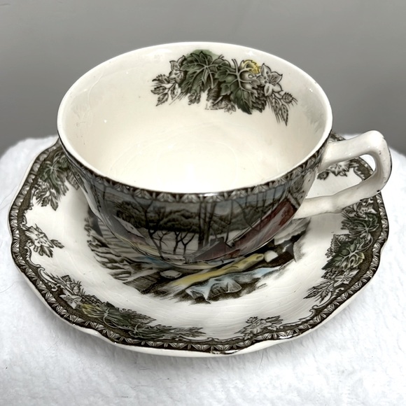 Vintage Johnson Bros The Friendly Village Tea Cup & Saucer made in England - Picture 1 of 10
